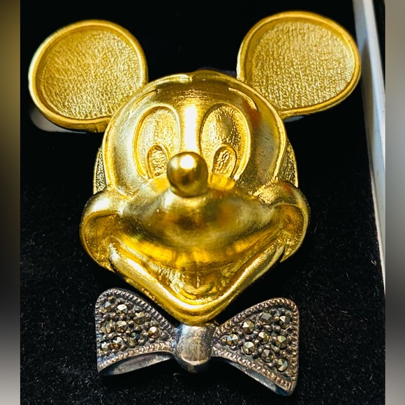 Rare Vintage Judith Jack Disney 3D Mickey Mouse Bowtie brooch. (116) - Picture 1 of 10